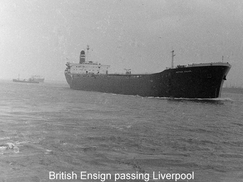 Click image for larger version  Name:	British Ensign 8-31-2009_017.jpg Views:	0 Size:	168.0 KB ID:	44884
