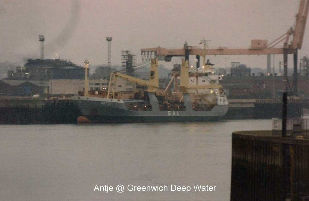 Click image for larger version

Name:	Antje @ Greenwich Deep Water.jpg
Views:	0
Size:	158.3 KB
ID:	45220
