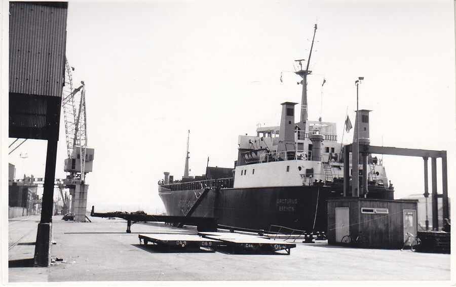 Click image for larger version

Name:	ARCTURUS21a0.jpg
Views:	0
Size:	101.3 KB
ID:	56456