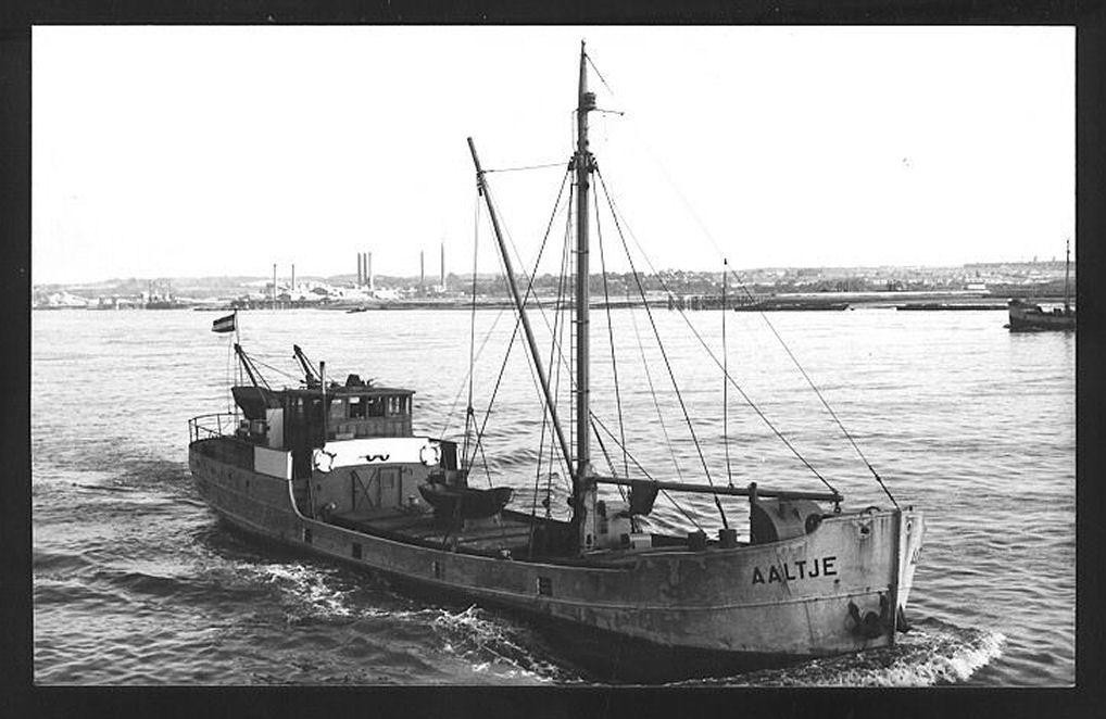 Click image for larger version

Name:	Aaltje-01.jpg
Views:	0
Size:	141.4 KB
ID:	64640