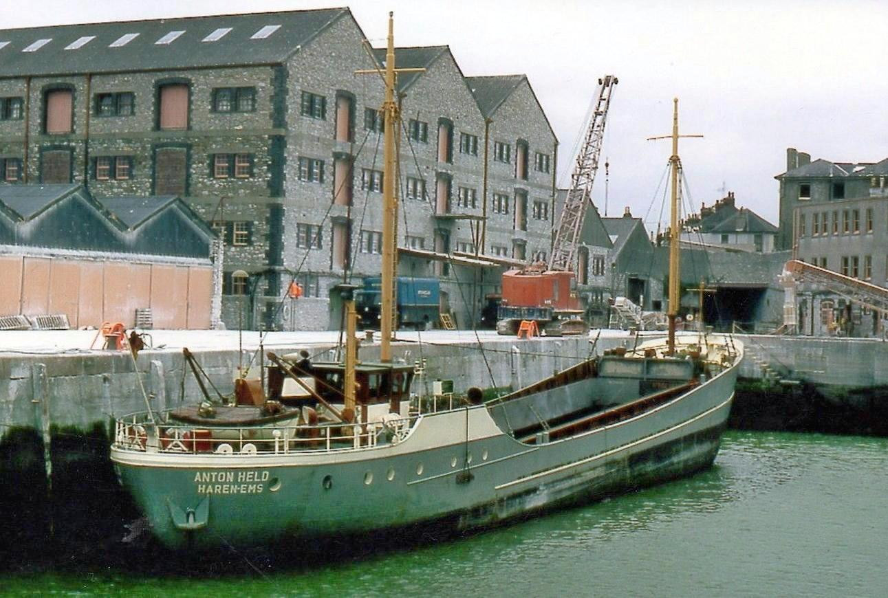 Click image for larger version

Name:	Anton Held-03.jpg
Views:	0
Size:	285.6 KB
ID:	65420