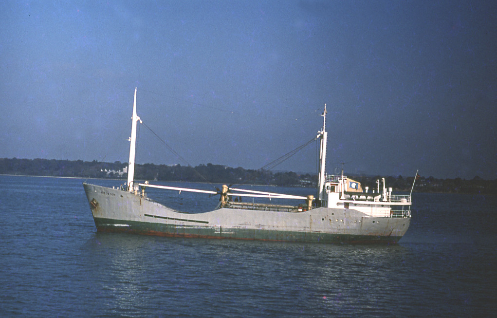 Click image for larger version  Name:	Arrow Sun-01.jpg Views:	0 Size:	166.7 KB ID:	66726